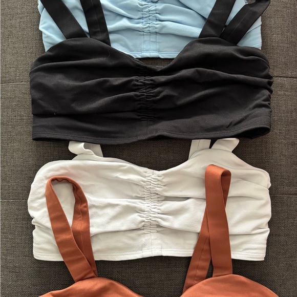 ALO Yoga Airbrush Cinch bras size medium (lot of 4) - Picture 4 of 6